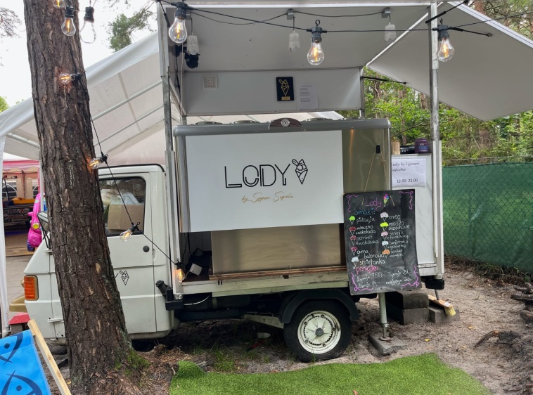 Lody by Szymon Sapieha Dębki 